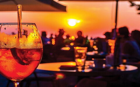 De beste zomerbestemmingen om uit te gaan in Italië