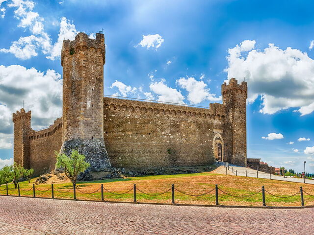 Montalcino, Brunello-wijn, geschiedenis en kunst