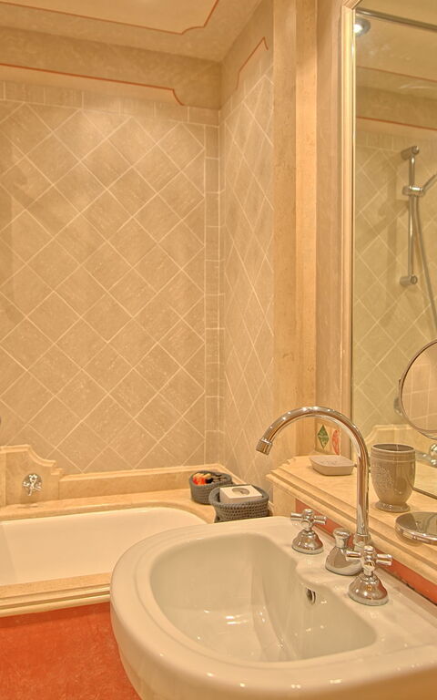 Castello Leopoldo: Badkamer