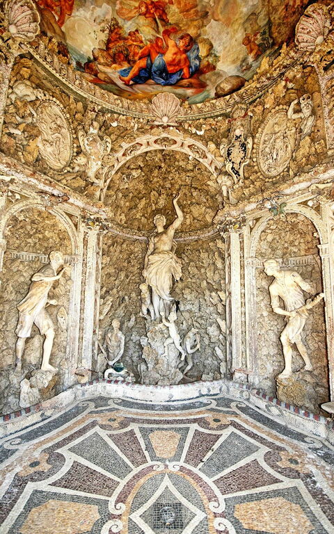 Montegufoni: Buitenshuis