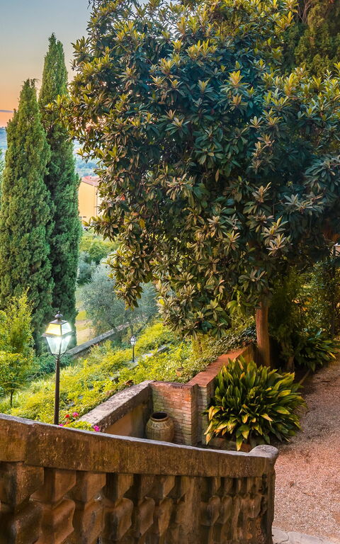 Montegufoni: Balkon / terras / patio, Buitenkanten, Buitenshuis, Tuin