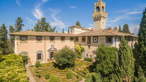 Montegufoni: Buitenkanten, Buitenshuis, Keer bekeken