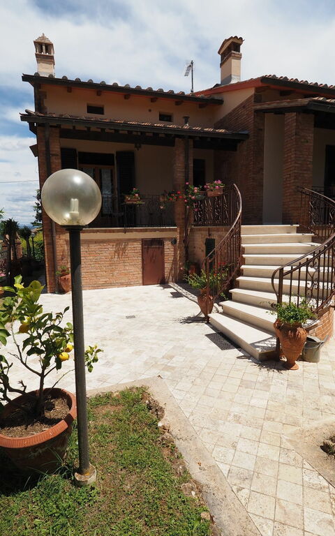 Casa Spina: Buitenkanten, Buitenshuis