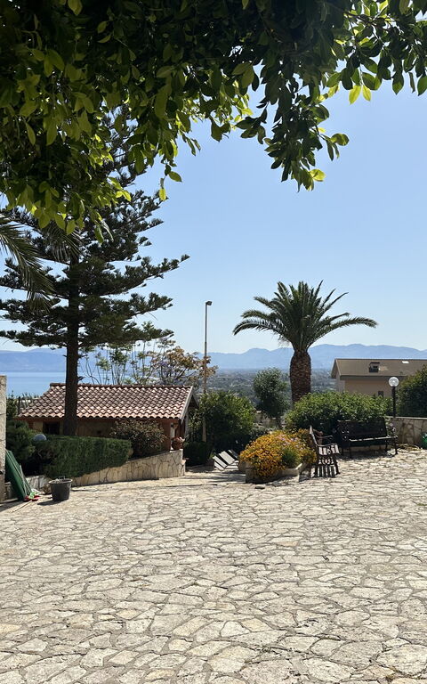 Castellammare: Buitenkanten, Hoofdingang