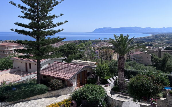 Castellammare: Buitenkanten, Keer bekeken