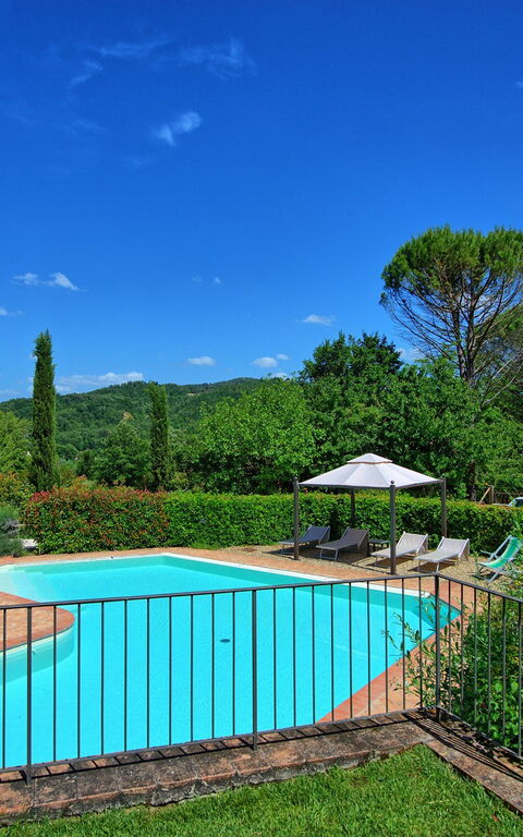 Casa Scopeti: Tuin, zwembad