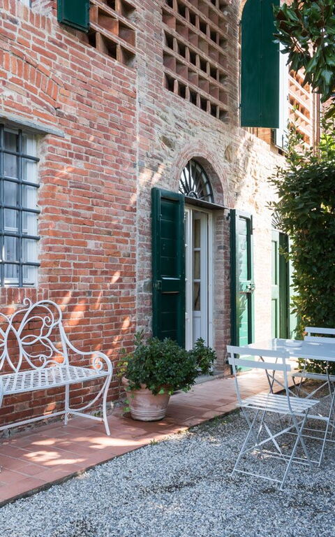 Villa Fontine: Buitenshuis