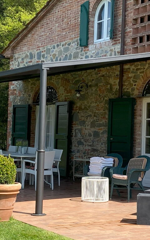 Villa Fontine: Buitenshuis, Tuin, Zomer