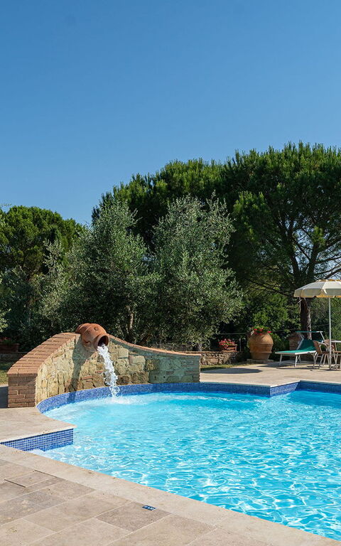 Montelopio: Buitenkanten, Buitenshuis, zwembad