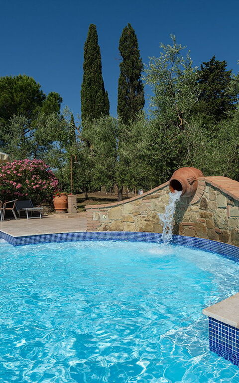 Montelopio: Buitenkanten, Buitenshuis, zwembad