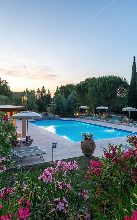 Montelopio: Buitenkanten, Buitenshuis, Tuin, zwembad