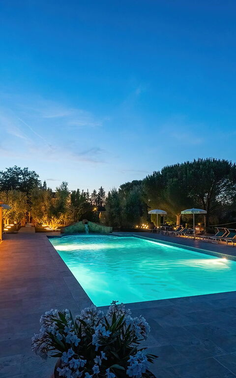 Montelopio: Buitenkanten, Buitenshuis, zwembad