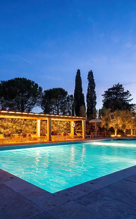 Montelopio: Buitenkanten, Buitenshuis, zwembad