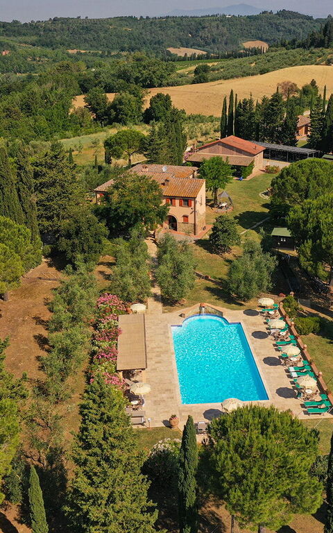 Montelopio: Keer bekeken, zwembad