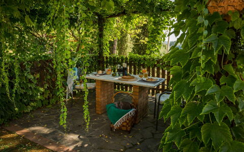 Accommodatie Montelopio 8: Buitenshuis, Tuin