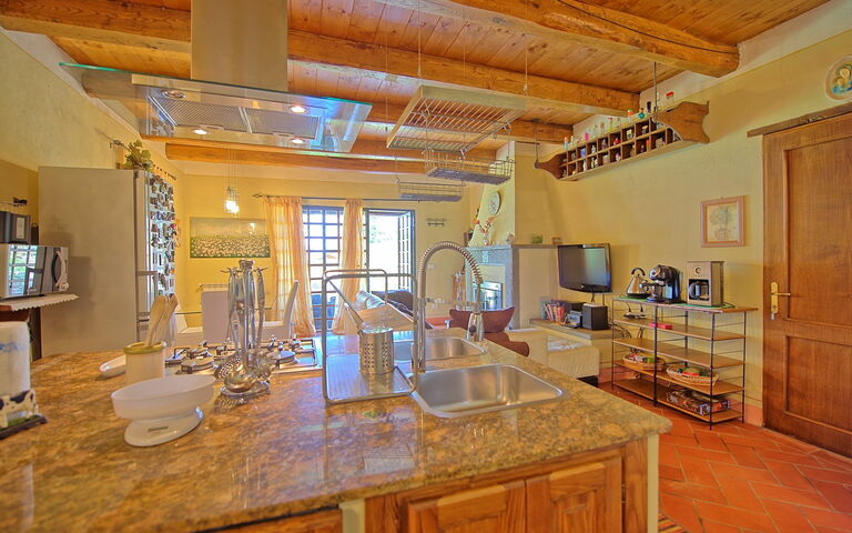 Villa Margherita: Keuken, Lunchroom, Woonkamer