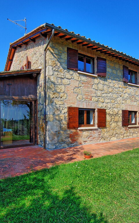 Casale Giulio: Buitenkanten, Buitenshuis