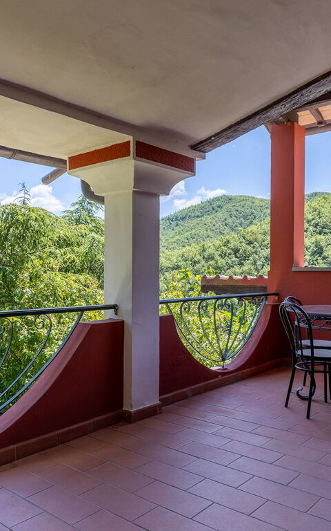 Villa Contessa: Balkon / terras / patio, Buitenshuis, Keer bekeken