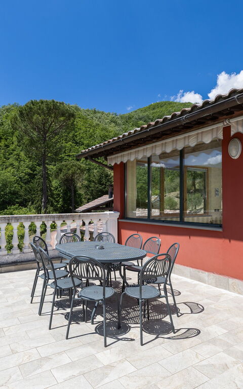 Villa Contessa: Balkon / terras / patio, Buitenshuis