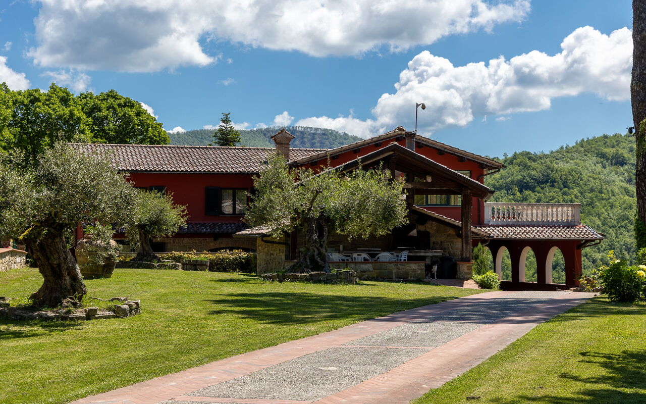 Villa Contessa: Buitenkanten, Buitenshuis, Tuin