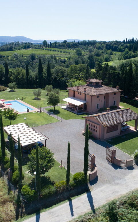 Villa Insoglio: Buitenshuis