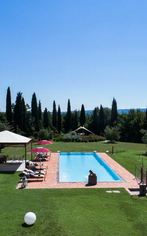 Villa Insoglio: Buitenshuis