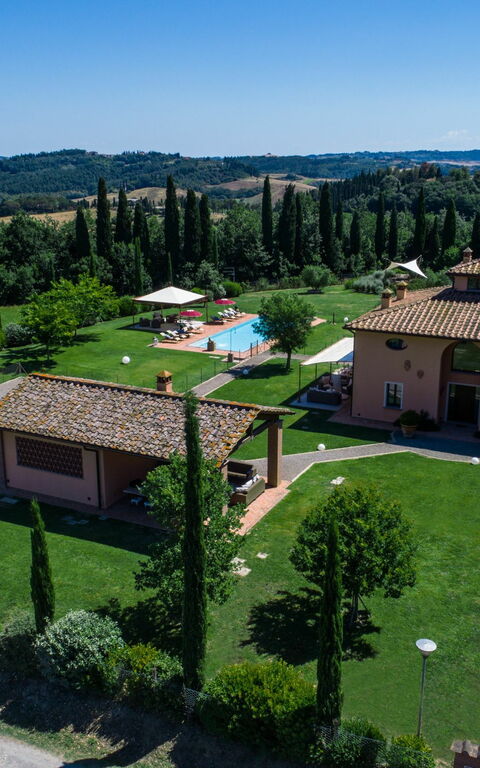 Villa Insoglio: Buitenshuis