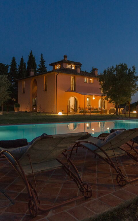 Villa Insoglio: Buitenshuis