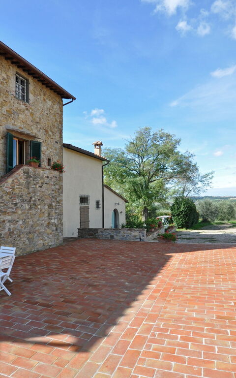 San Donato: Buitenshuis