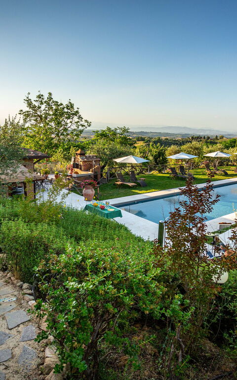 Villa Amadeo: Buitenkanten, Buitenshuis, Keer bekeken, Tuin, zwembad