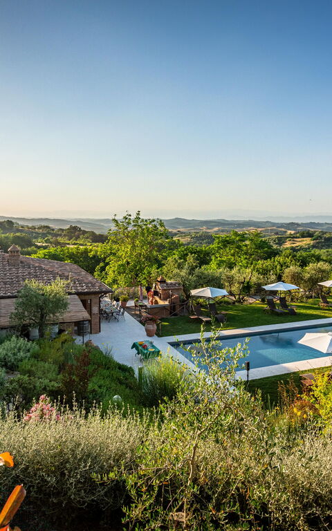 Villa Amadeo: Buitenkanten, Buitenshuis, Keer bekeken, Tuin, zwembad