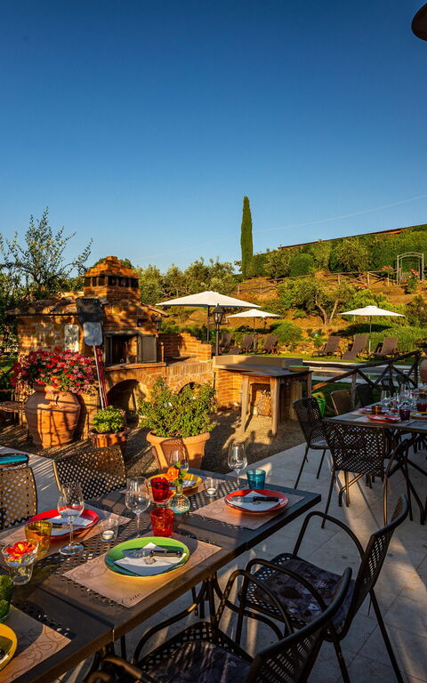Villa Amadeo: Balkon / terras / patio, Buitenkanten, Buitenshuis, Keer bekeken