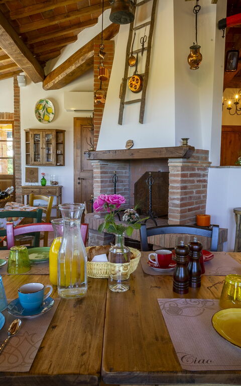 Villa Amadeo: Lunchroom, Woonkamer