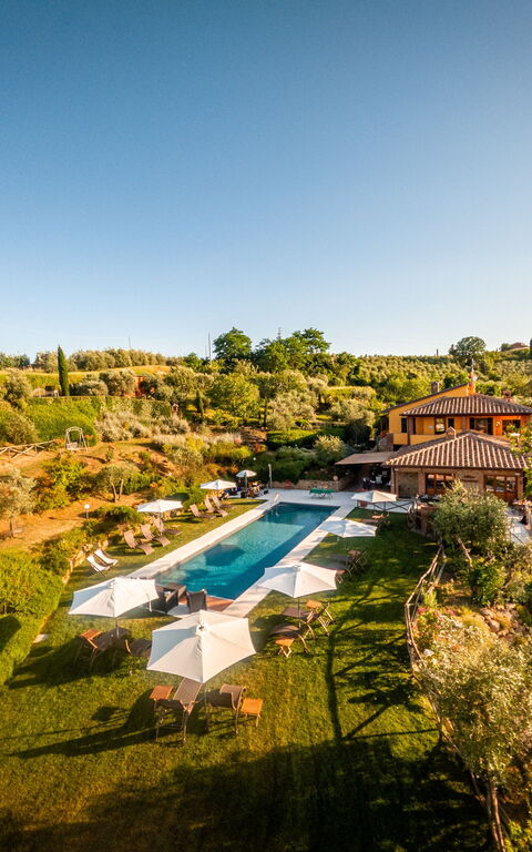 Villa Amadeo: Buitenkanten, Buitenshuis, Keer bekeken, Tuin, zwembad