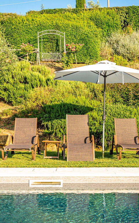 Villa Amadeo: Buitenkanten, Buitenshuis, Tuin, zwembad