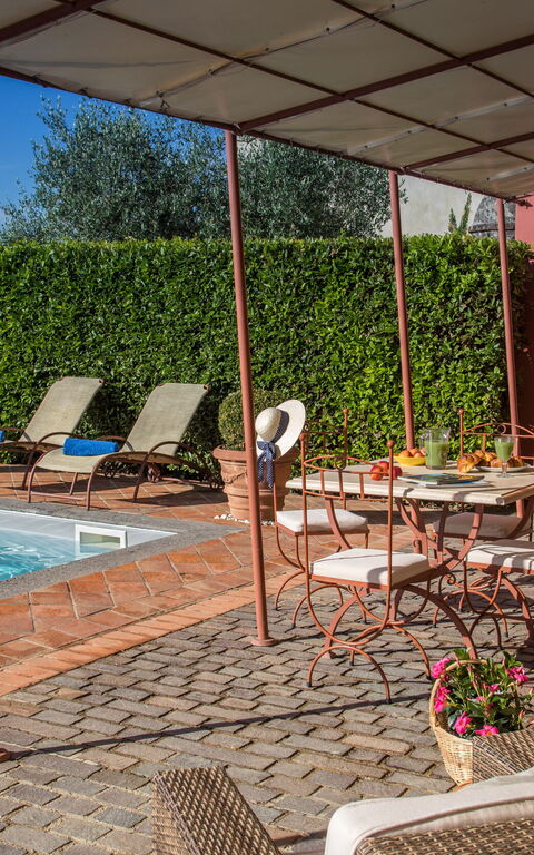 Villa Angelica: Buitenkanten, Buitenshuis, zwembad