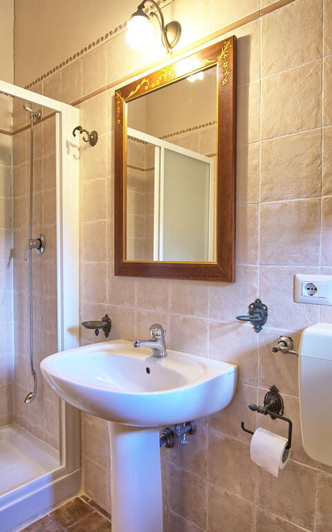 Villa Lo Scoiattolo: Badkamer
