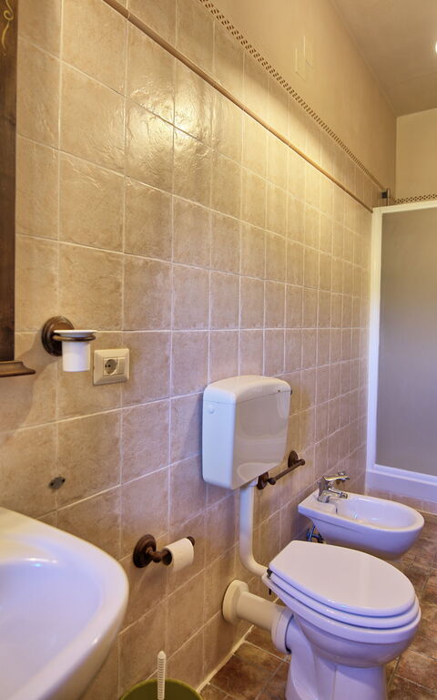 Villa Lo Scoiattolo: Badkamer