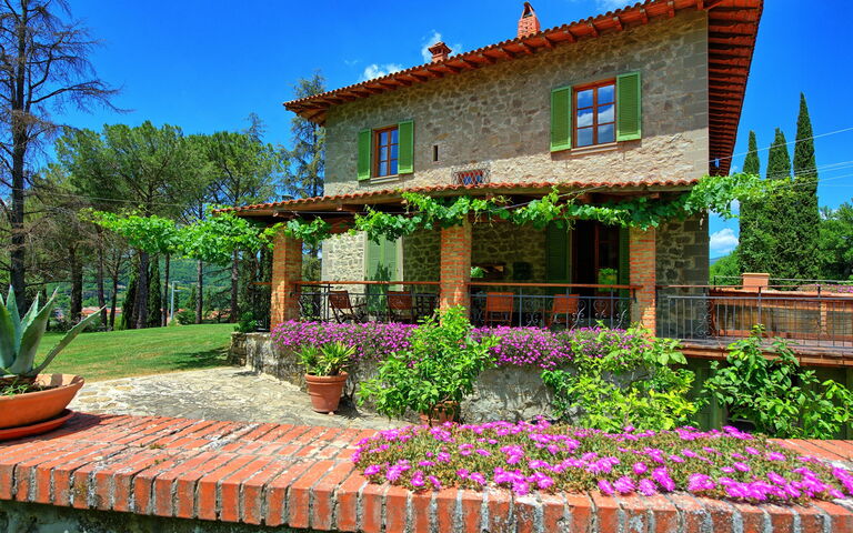 Villa Lo Scoiattolo: Buitenkanten, Buitenshuis, Tuin, Zomer