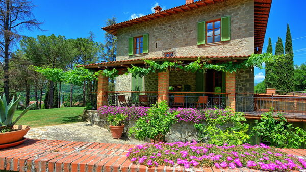 Villa Lo Scoiattolo: Buitenkanten, Buitenshuis, Tuin, Zomer