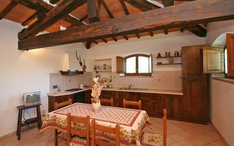 Accommodatie Pienza b: Keuken, Lunchroom, Woonkamer