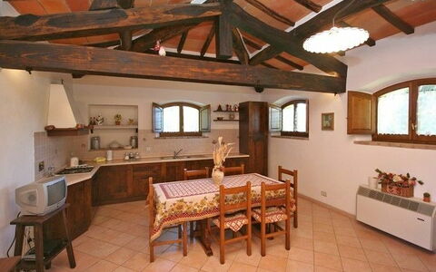 Accommodatie Pienza b: Keuken, Lunchroom, Woonkamer