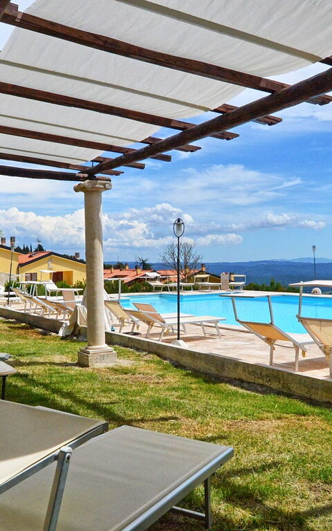 Le Querciolaie: Tuin, zwembad