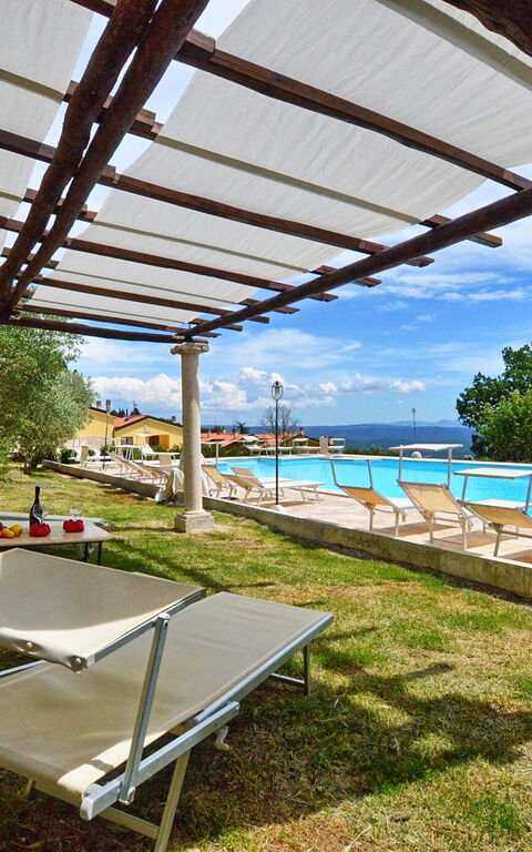 Le Querciolaie: Tuin, zwembad