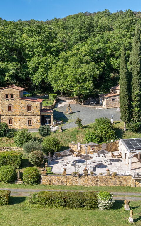 Le Querciolaie with Geothermal Pool: Keer bekeken