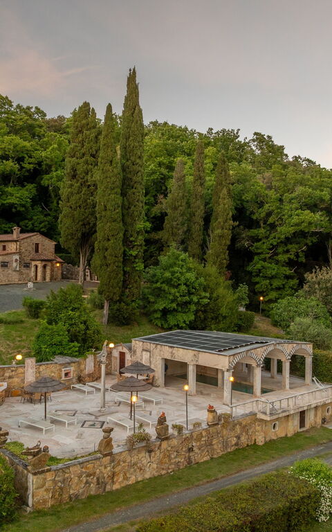Le Querciolaie with Geothermal Pool: Keer bekeken