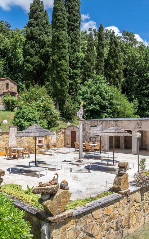 Le Querciolaie with Geothermal Pool: bubbelbad, Buitenshuis, Keer bekeken, zwembad