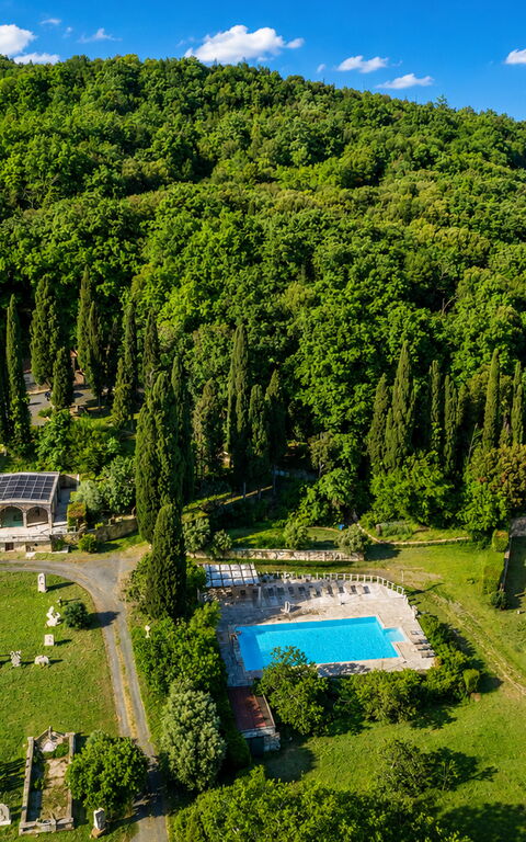 Le Querciolaie with Geothermal Pool: Buitenkanten, Buitenshuis, zwembad