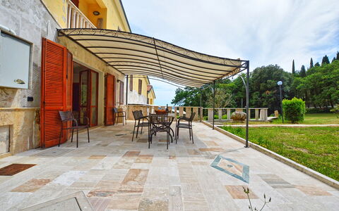 Accommodatie Dependance 1: Buitenkanten, Buitenshuis, Tuin