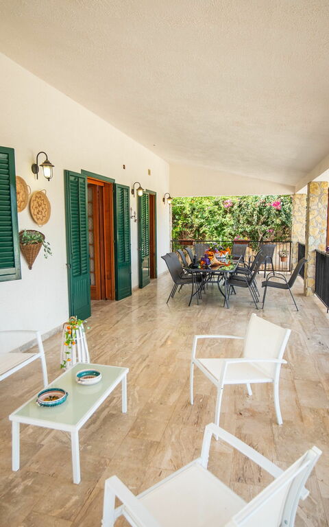 Villa Contrada: Balkon / terras / patio, Buitenshuis